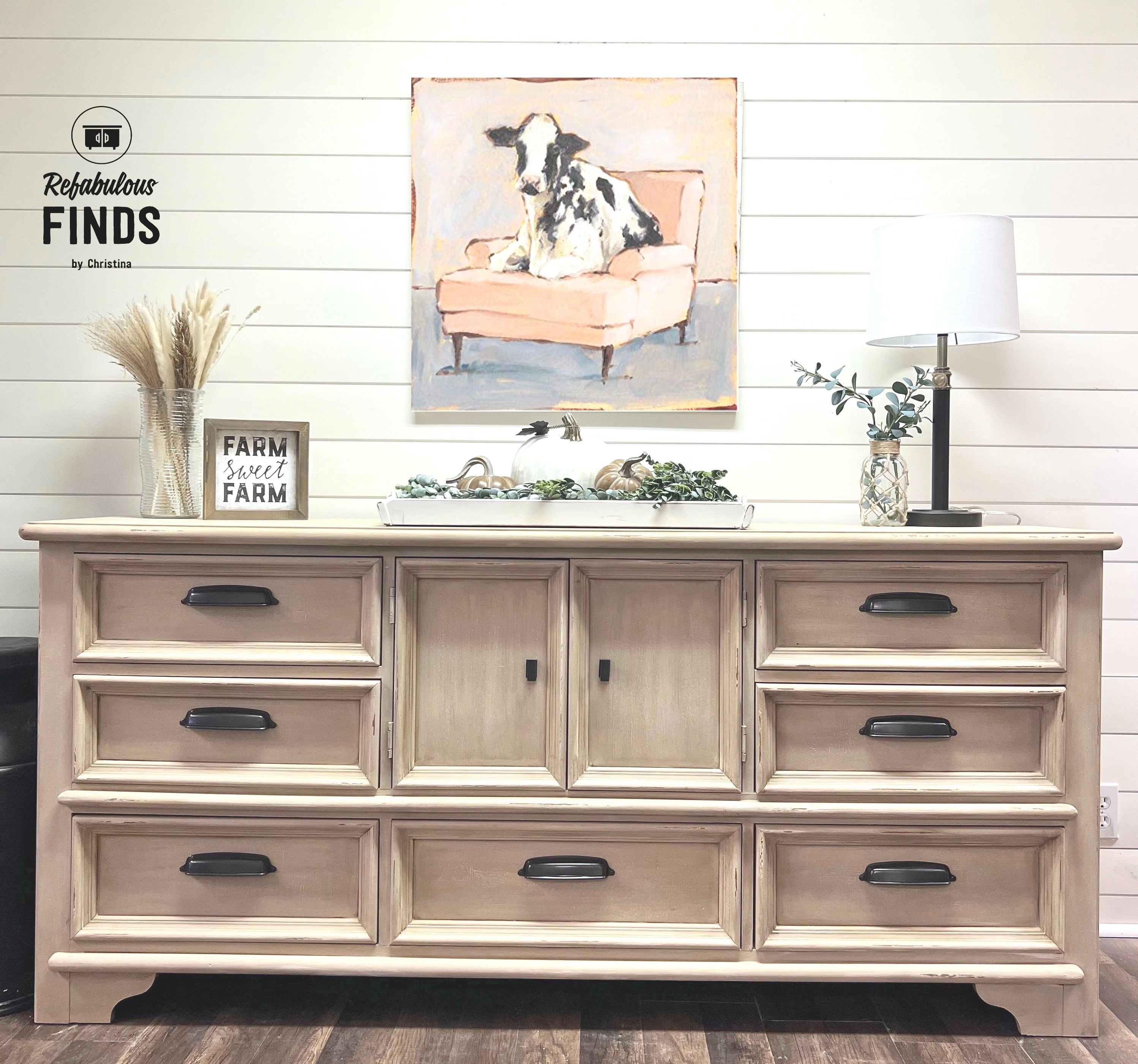 Stunning Solid Oak 9 Dresser/Buffet