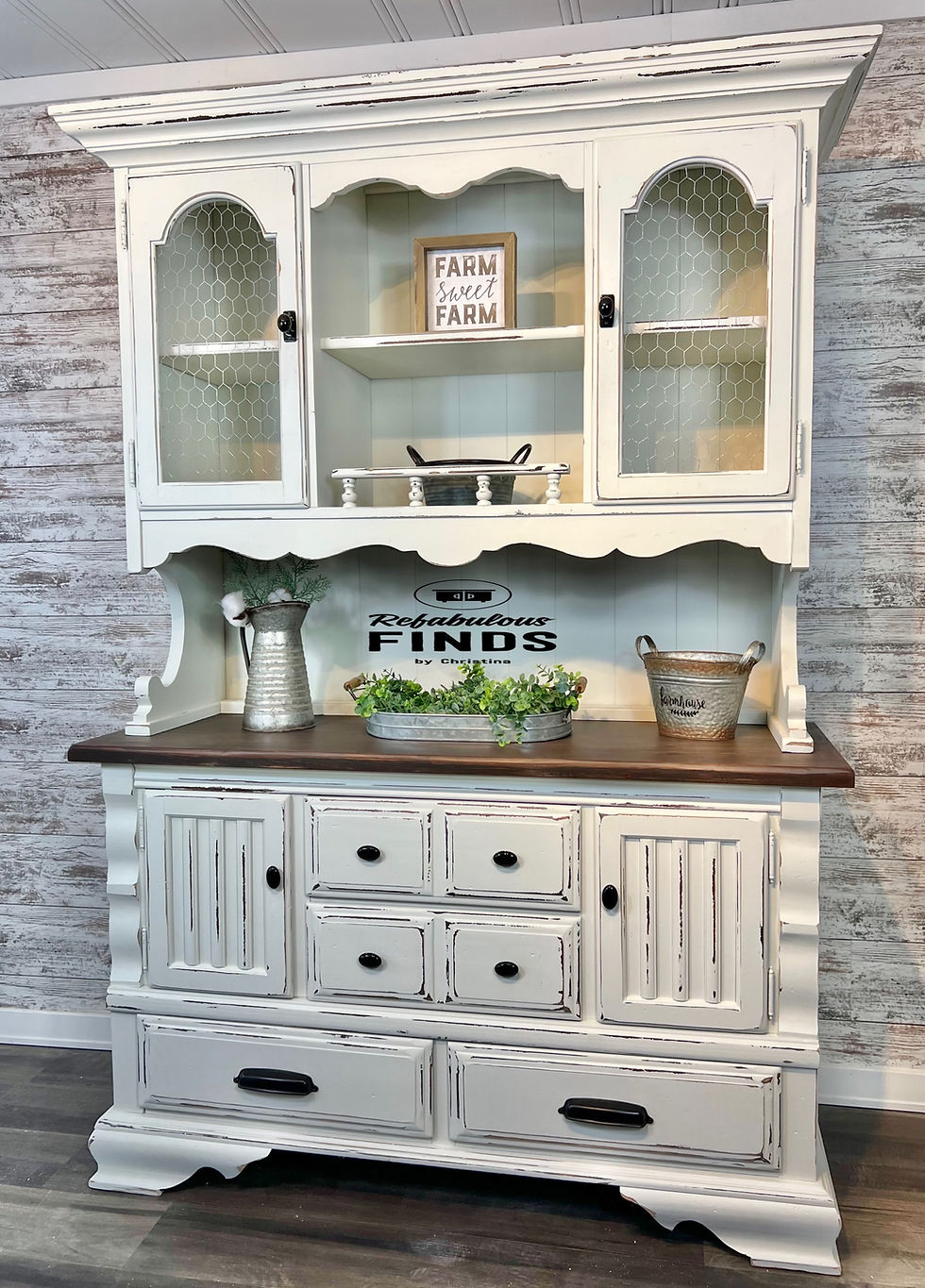 Thumbnail: Farmhouse Hutch 