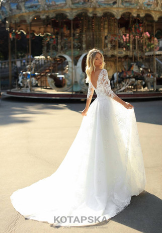 dos traine en dentelle robe de mariée princesse