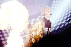 005TkH9ejw1ev5l2hy9a3j31kw11waeq