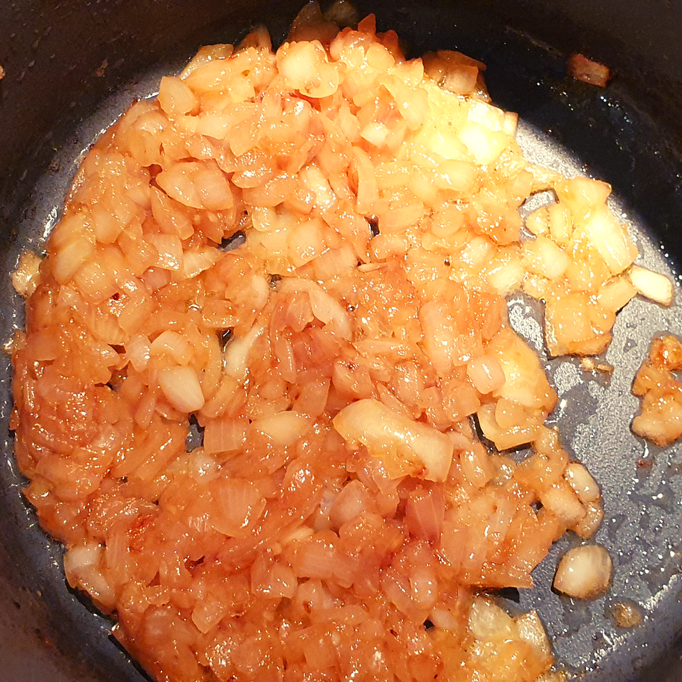 Fry off the onions in some olive oil until golden brown.
