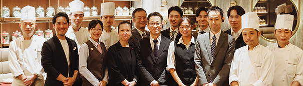 JOE'S SHANGHAI スタッフ全員集合写真③.jpg