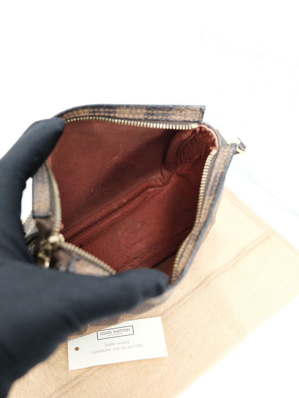 Thumbnail: Louis Vuitton - Damier Ebene Bag with Dust Bag and Card (Vintage from 2002)