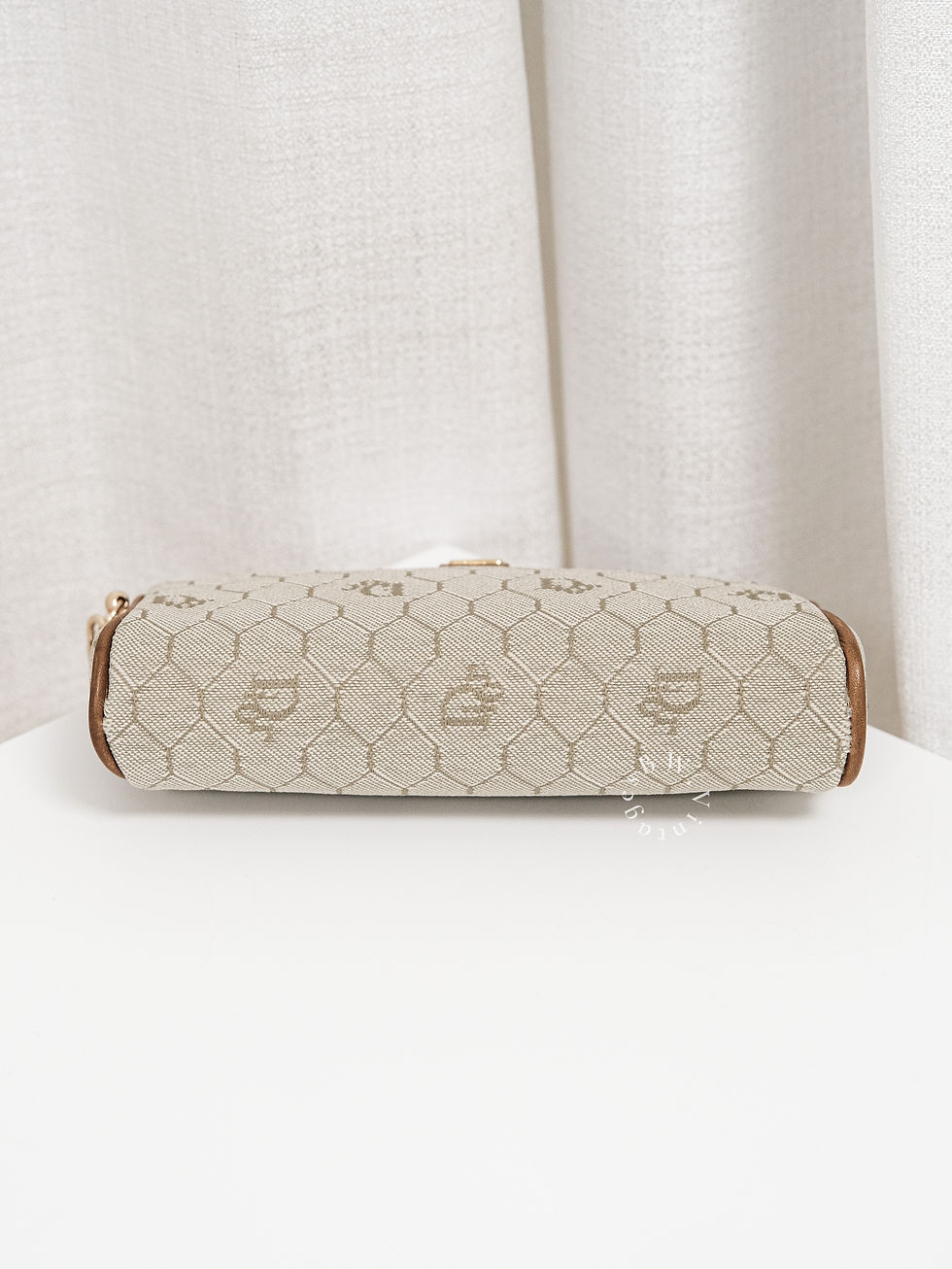 縮圖：Dior - Beige Honeycomb Pouch with Pearl Chain (Pre-Owned)