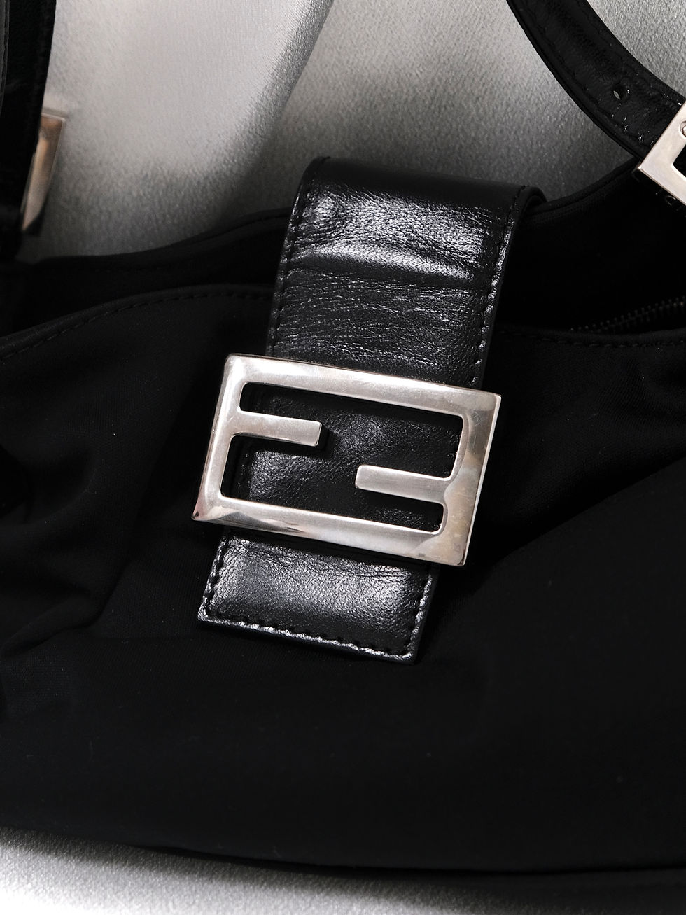 Thumbnail: Fendi - Double Straps Black Shoulderbag (Vintage from 1990s) 