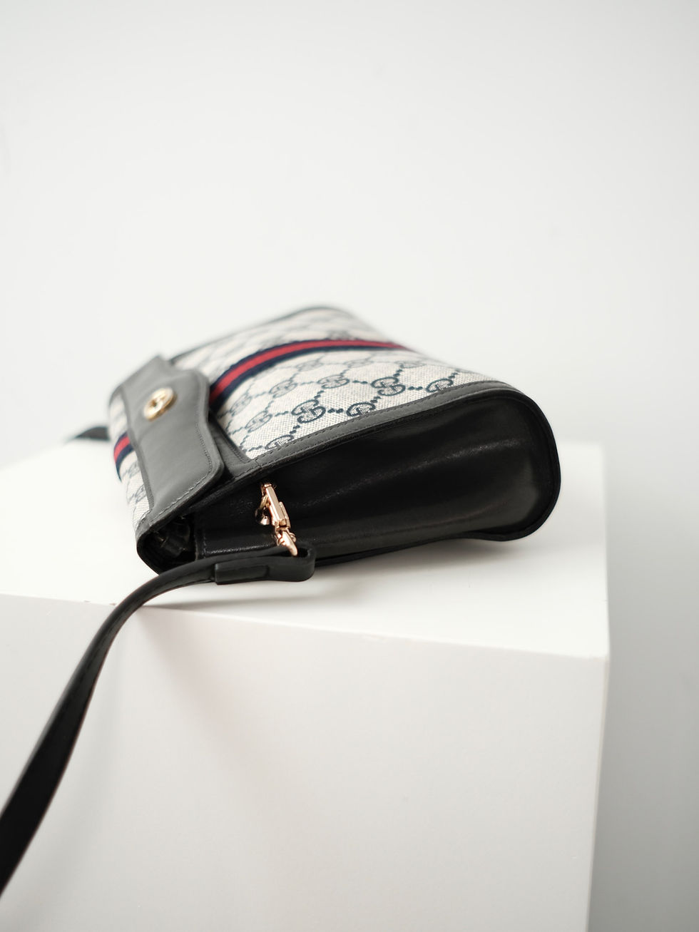 縮圖：Gucci - Small Navy Monogram Pouch with Strap (Vintage from 1955s)