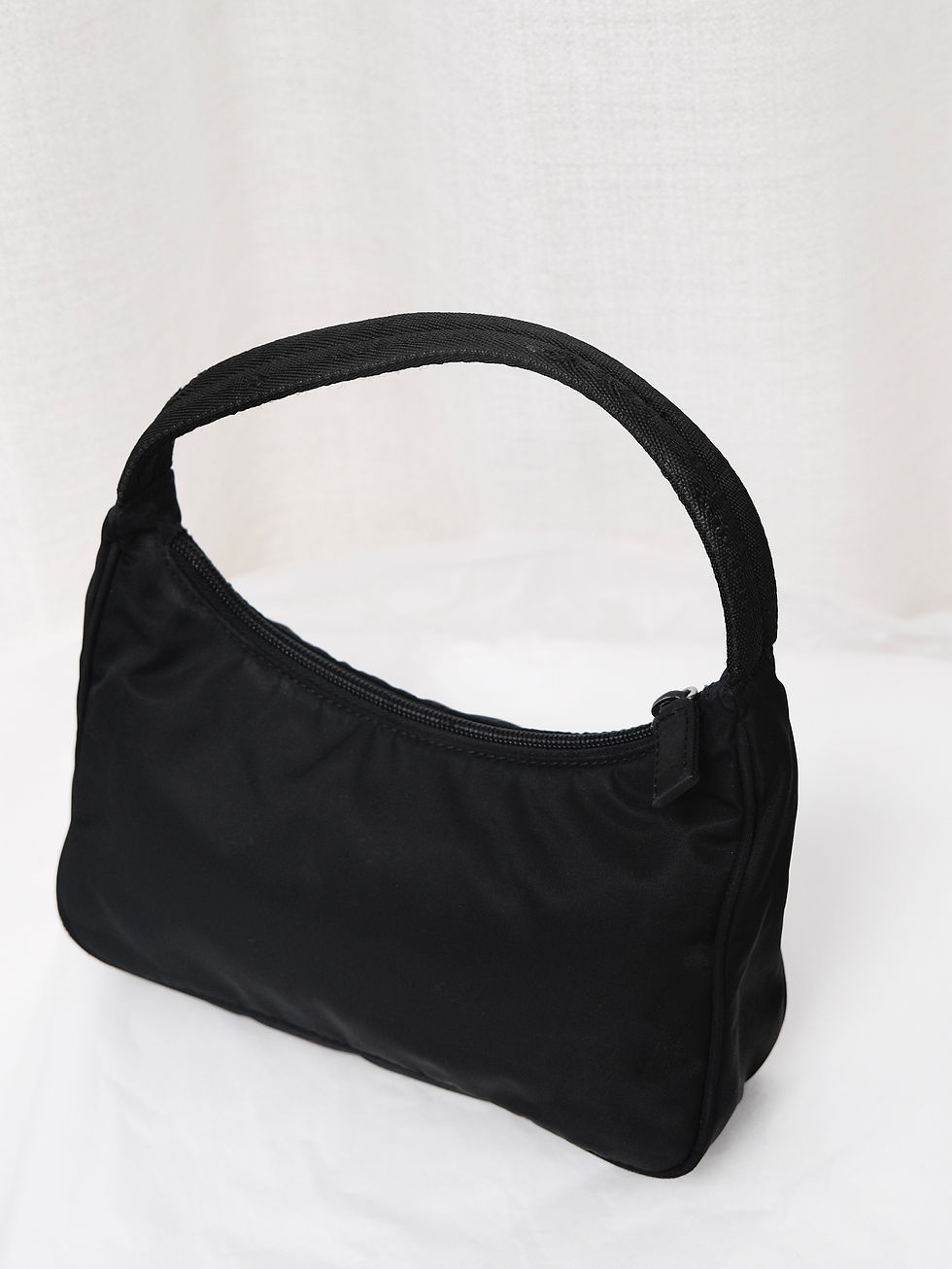 縮圖：Prada - Black Nylon Hobo Bag (Vintage)