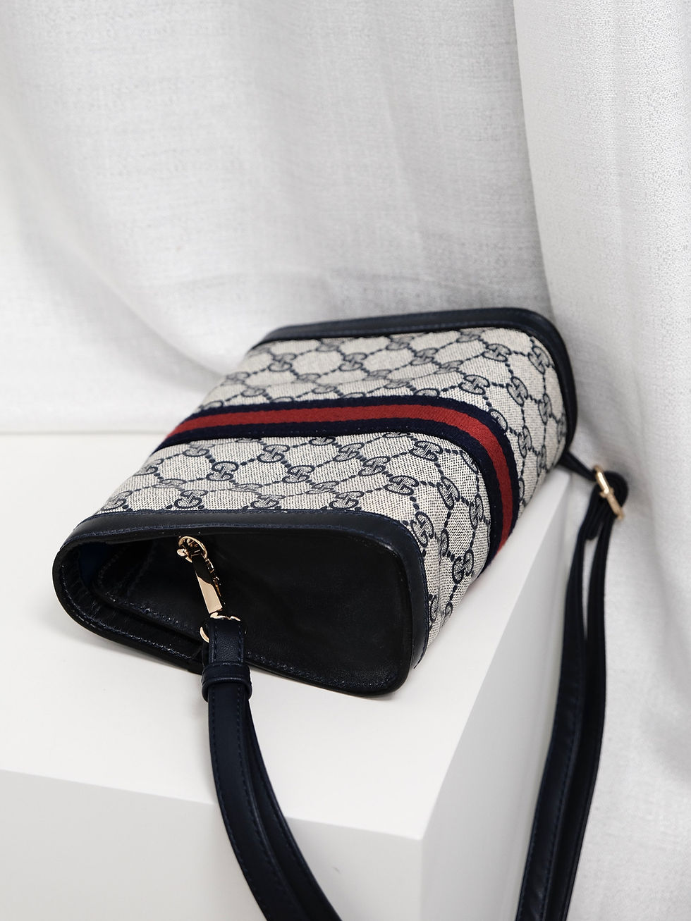 縮圖：Gucci - Navy GG Monogram 18cm Envelope with Strap and Box (Vintage)