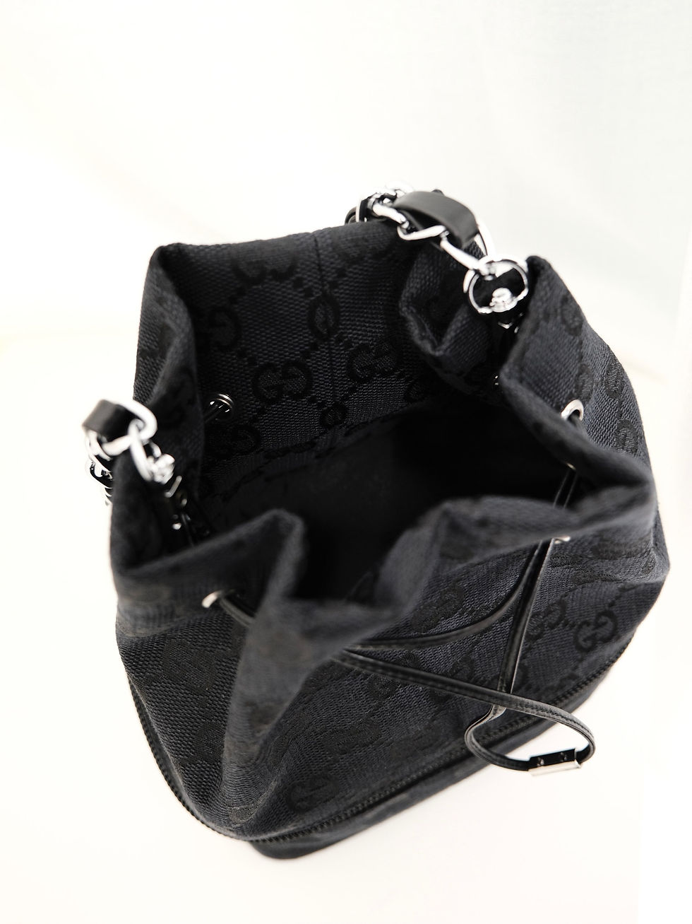 縮圖：Gucci - Black GG Monogram Big Bucket with Card and Chain (Vintage from 1990s)  