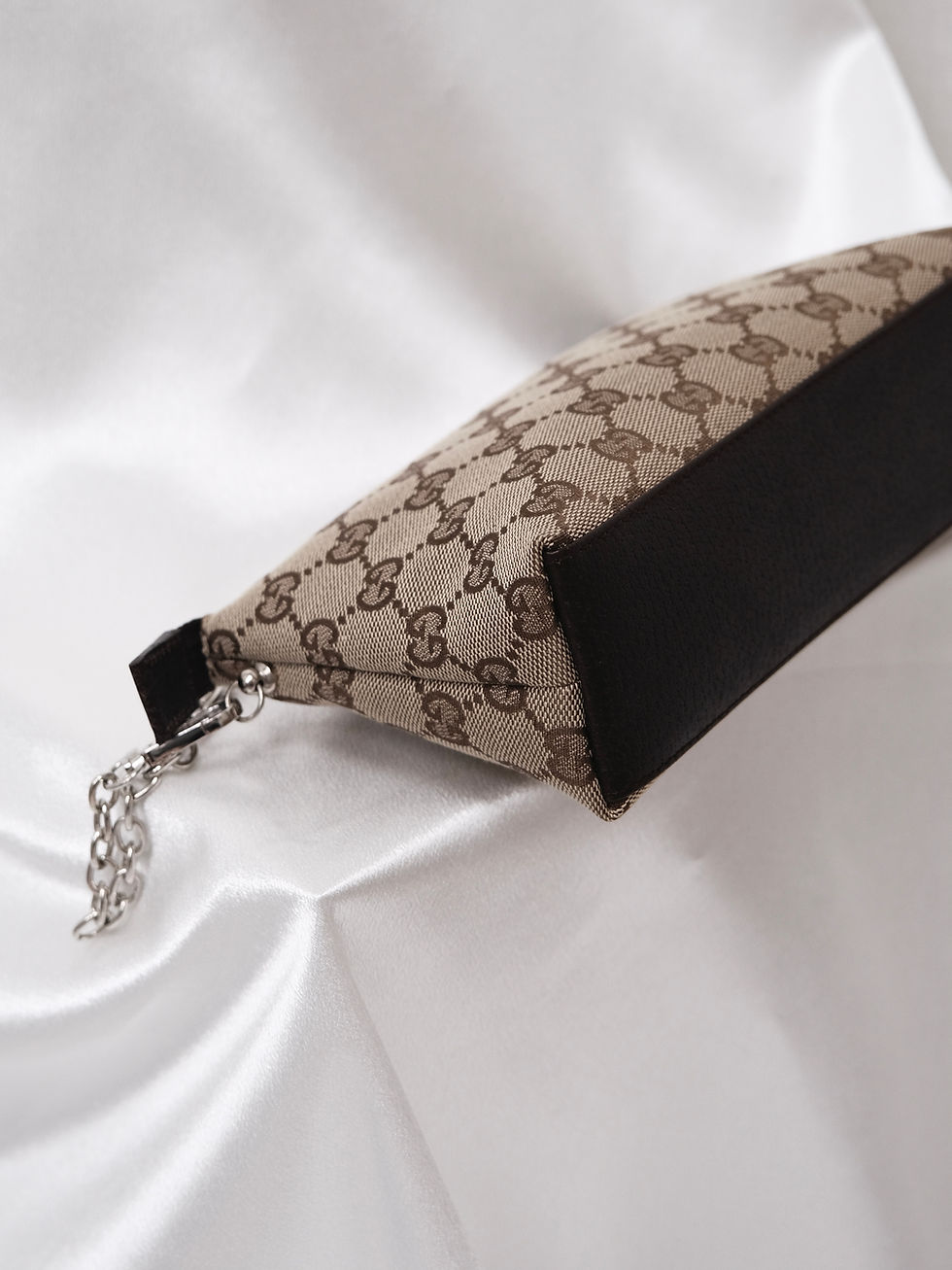 縮圖：Gucci - Brown GG Monogram Pouch with Box, Card and Chain (Vintage from 1990s)