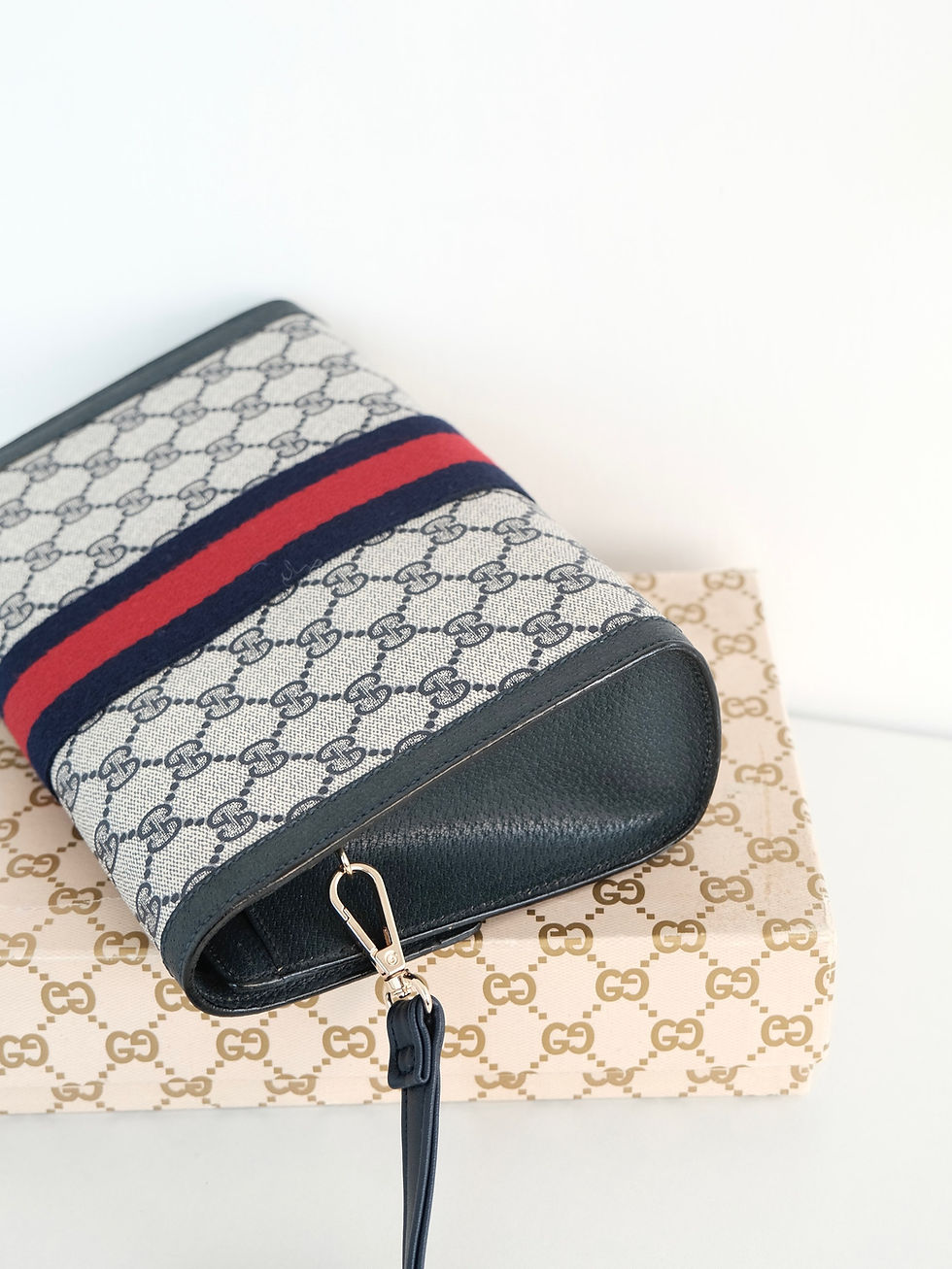 縮圖：Gucci - Navy Monogram 24cm Pouch with Strap and Original Box (Vintage)