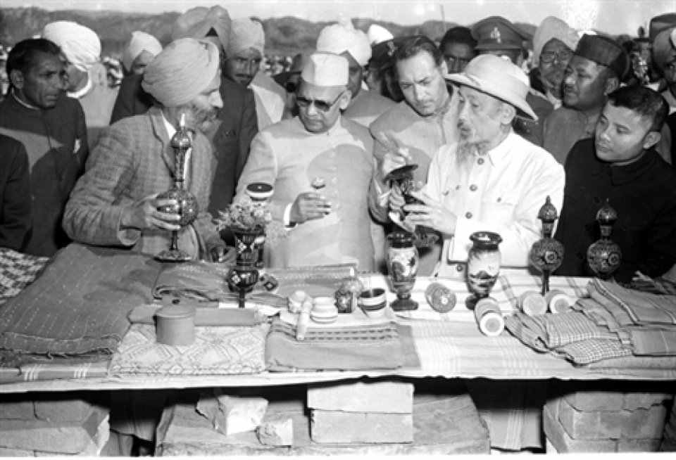 CÂU CHUYỆN VỀ CHIẾC GHẾ VÀ MỘT HUYỀN THOẠI HỒ CHÍ MINH TRONG LÒNG NGƯỜI DÂN ẤN ĐỘ