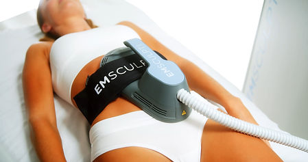 Emsculpt_Neo_PIC_Female-Model-Applicator