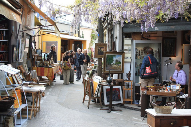 How To Give Your Home a Parisian Vibe