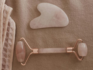 rózsakvarc roller és gua sha