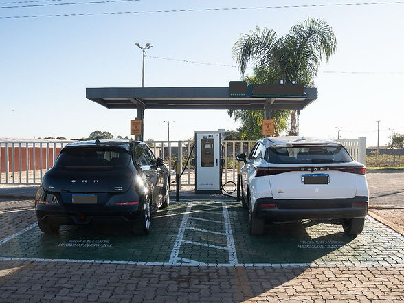 60KW 80KW 90KW 120KW 160KW DC Fast Charger CCS1 CCS2 CHAdeMO GB_T Dual-Gun_edited.jpg