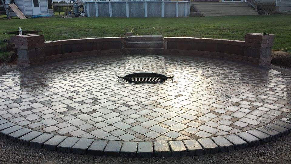 Flush mounted fire pit