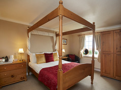 Four poster double with sea view