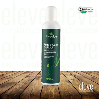 Produtos de mercearia em uma gôndula, leites, óleo de cocô entre outros.