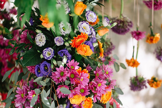 Arrangement de fleurs fraiches et colorées