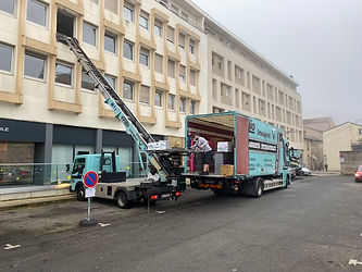 Grue camion de déménagement.jpg