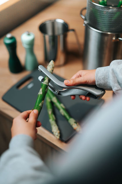 Eplucheur à asperges