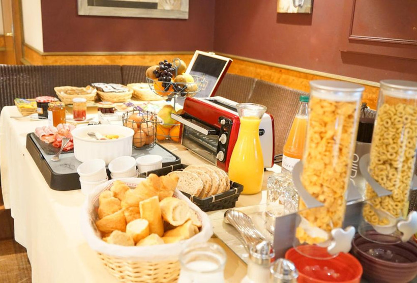 Petit-déjeuner à L'Auberge Weidendall