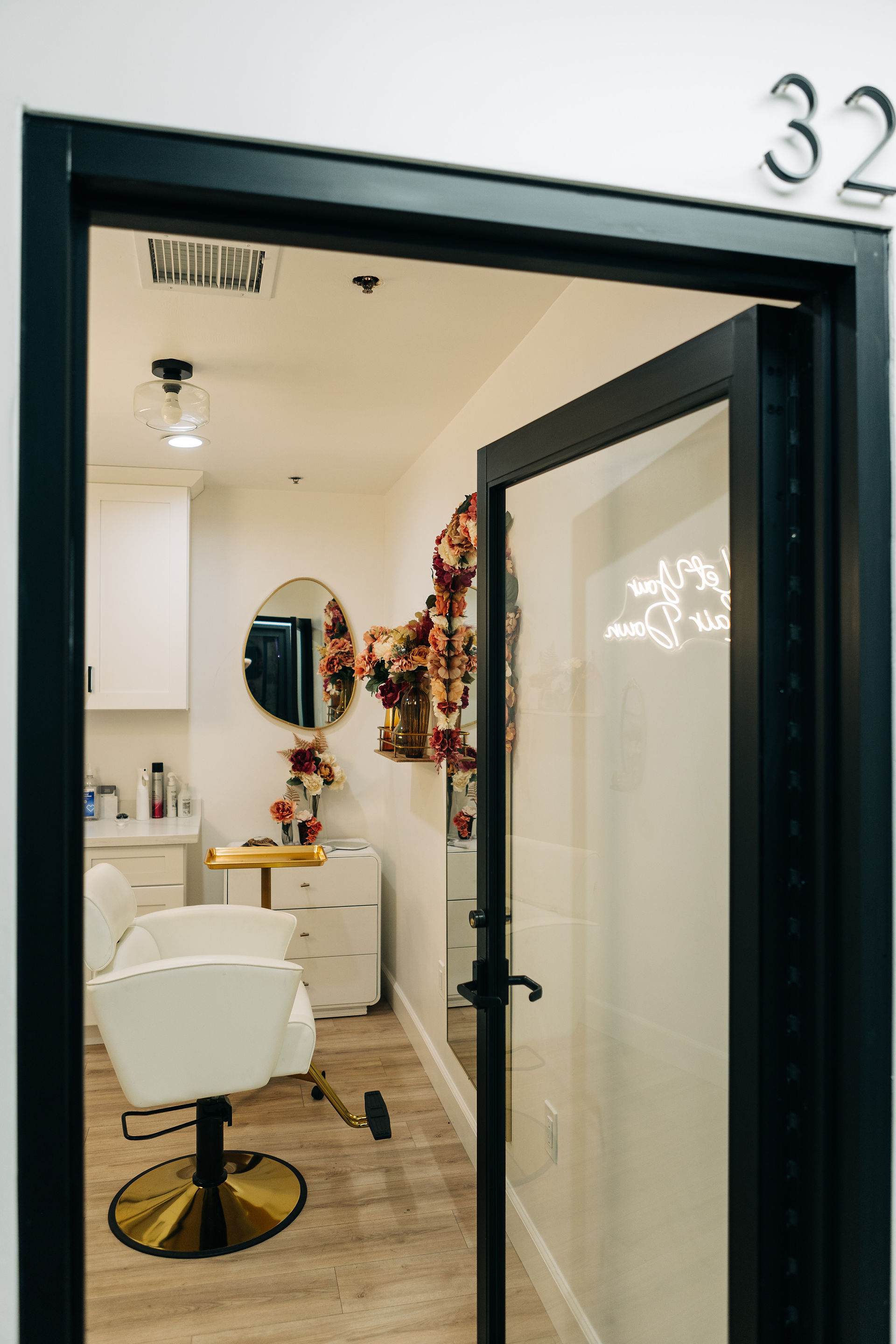 The Dale Day Spa - Scottsdale Salon Suites - Tempe Salon Suites
