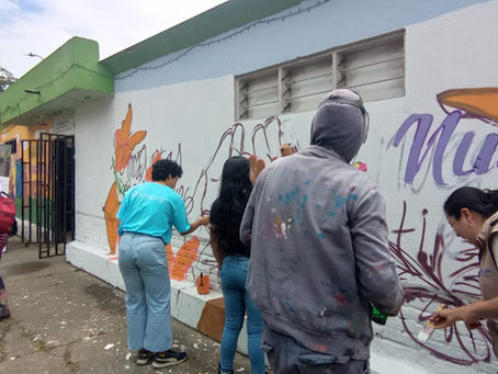 Actividad de creaciĂłn: Mural con Las Violetas