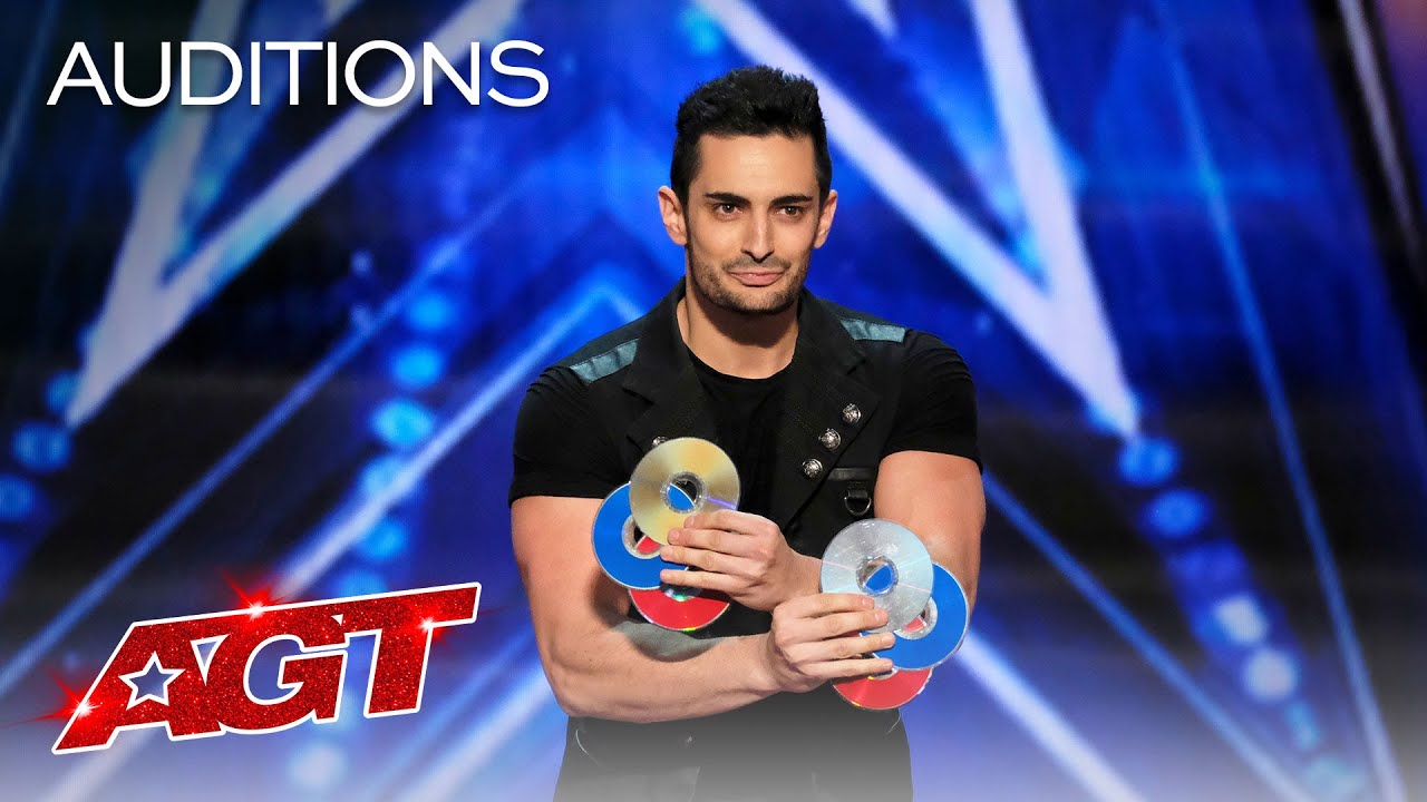 Florian Sainvet, magicien à Bordeaux, lors de son audition America’s Got Talent en 2020 avec ses disques