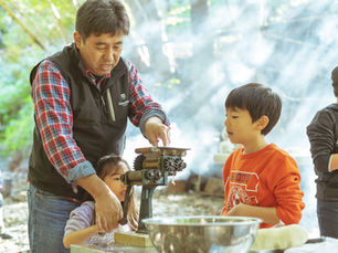 4/8　春の河原で遊ぼう！自分で作った食器で手打ちうどんを食べよう！