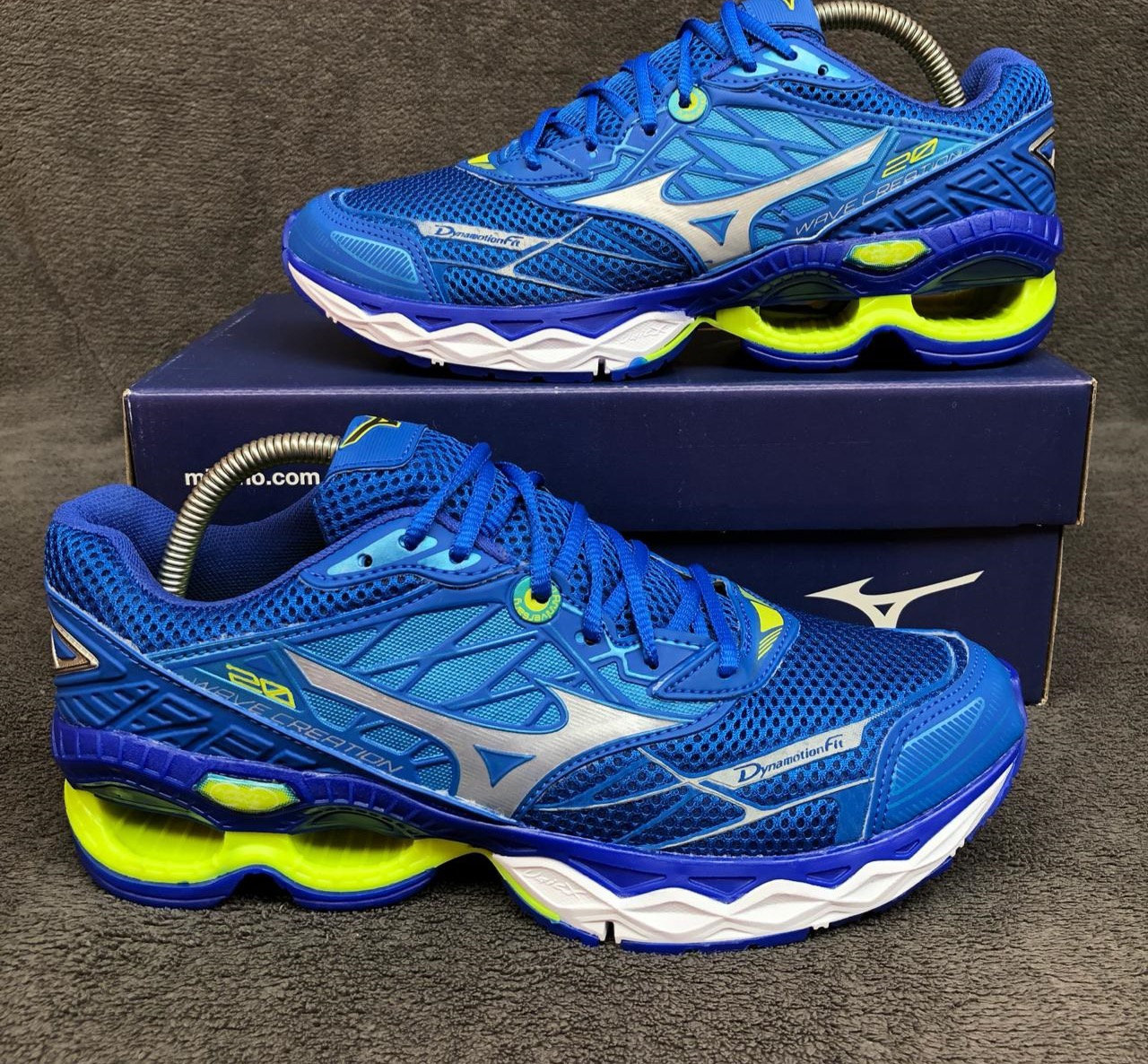 mizuno azul e amarelo