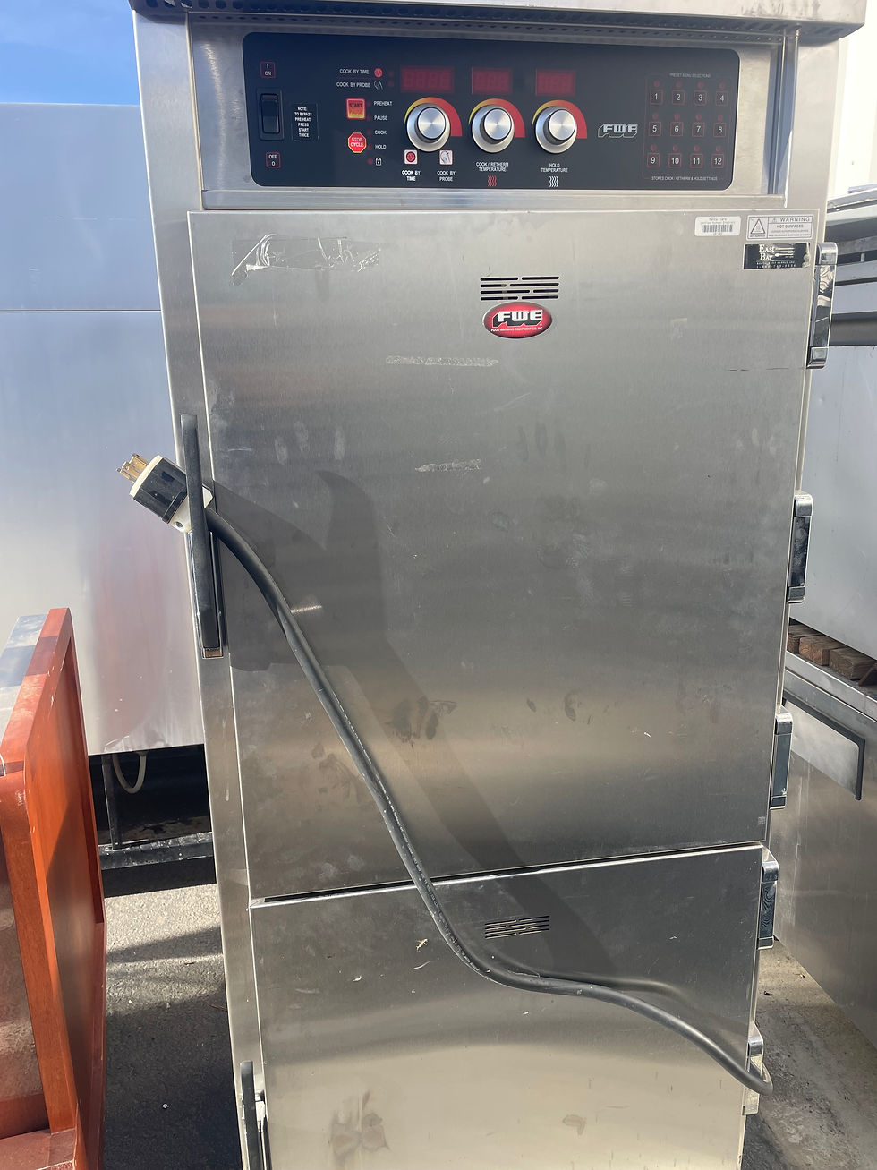 Retherm andholding oven  3 PHASE 208 VOLTS