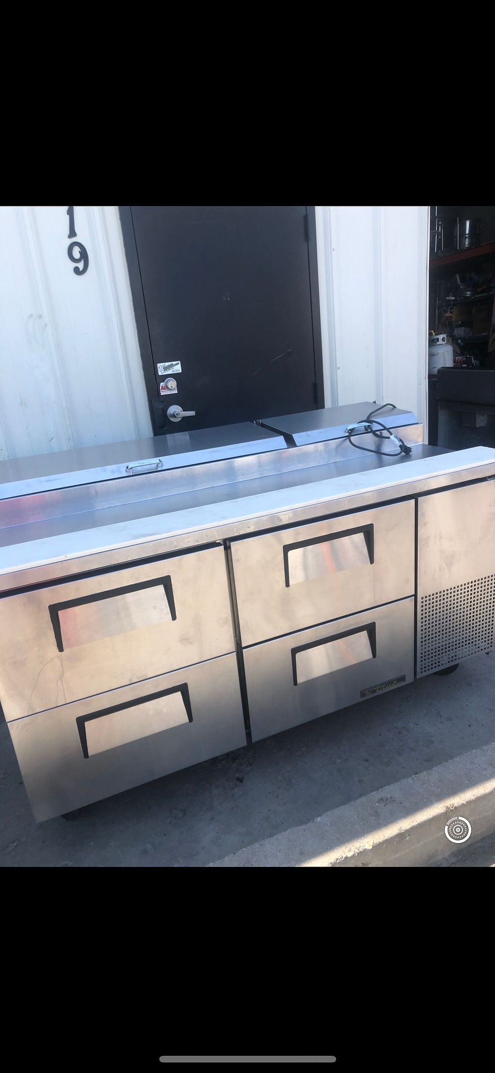 true brand pizza prep cooler (67 inches)