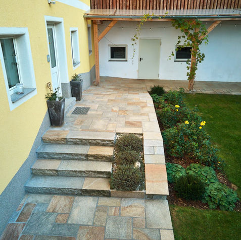 Naturstein-Gartentreppen realisiert von Emanuel Schinnerl e.U.