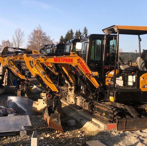 Baumaschinen mietbar bei HTB-Pluskiewitz