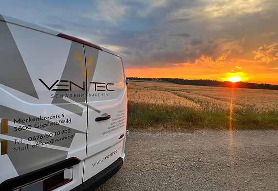 Firmenfahrzeug der VenTec Schadenmanagement GmbH