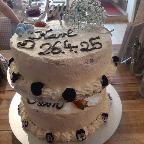 hausgemachte Torte von Dahoam beim Leo in Bad Aibling