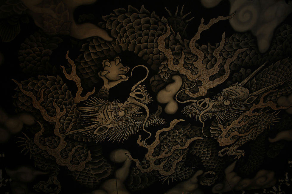 Drache auf schwarzem Hintergrund