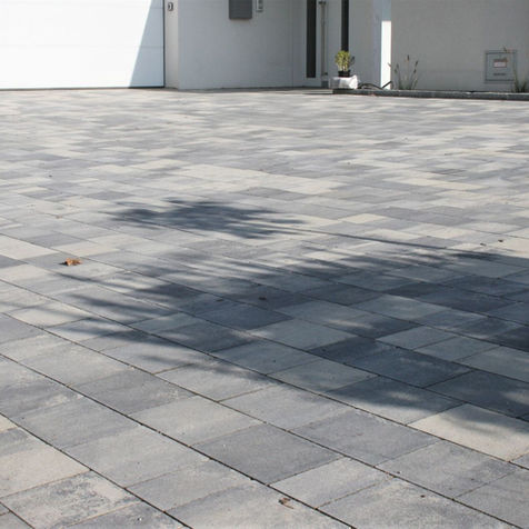 Steinfliesen verlegt von 
Emanuel Schinnerl e.U