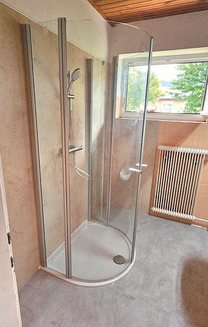 Dusche eingebaut von Kreativ-Bad Prommer