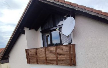 Balkongeländer montiert von der Zimmerei Maschauer