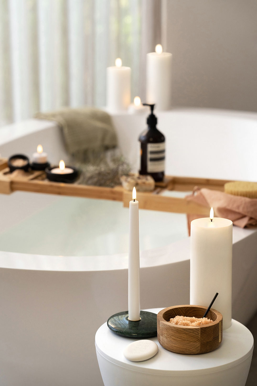 Thumbnail: Premium White Remote