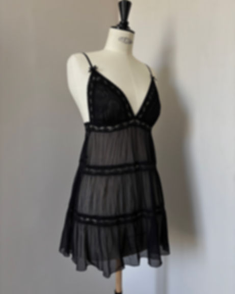 Robe courte volantée "Cylia" légère en dentelle