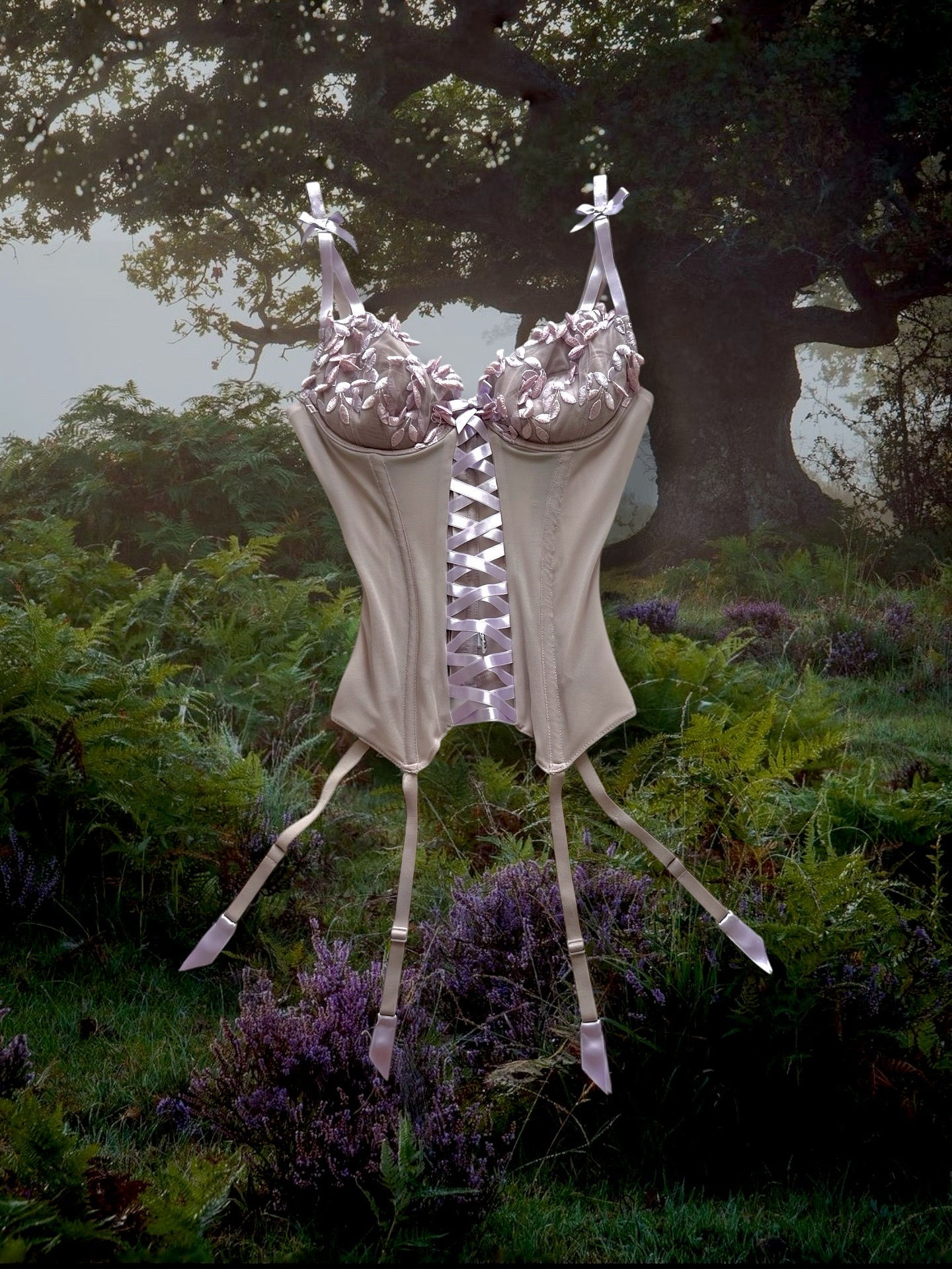 Guêpière à Porte-Jarretelles "She Was a Fairy" à Broderies