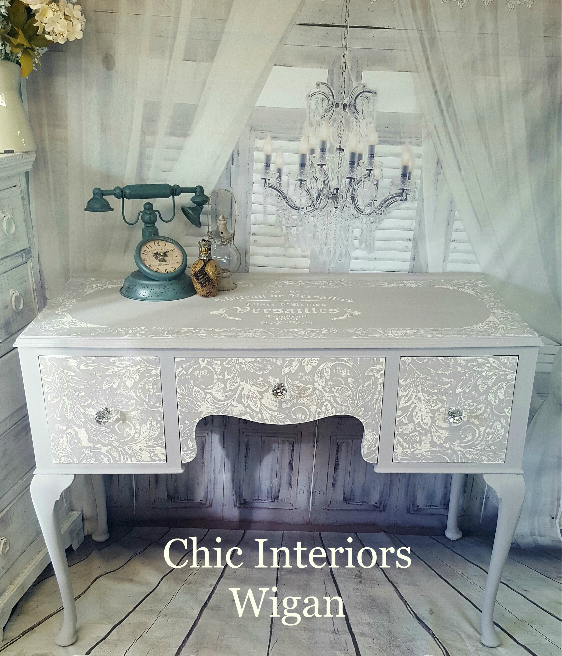 dressing table