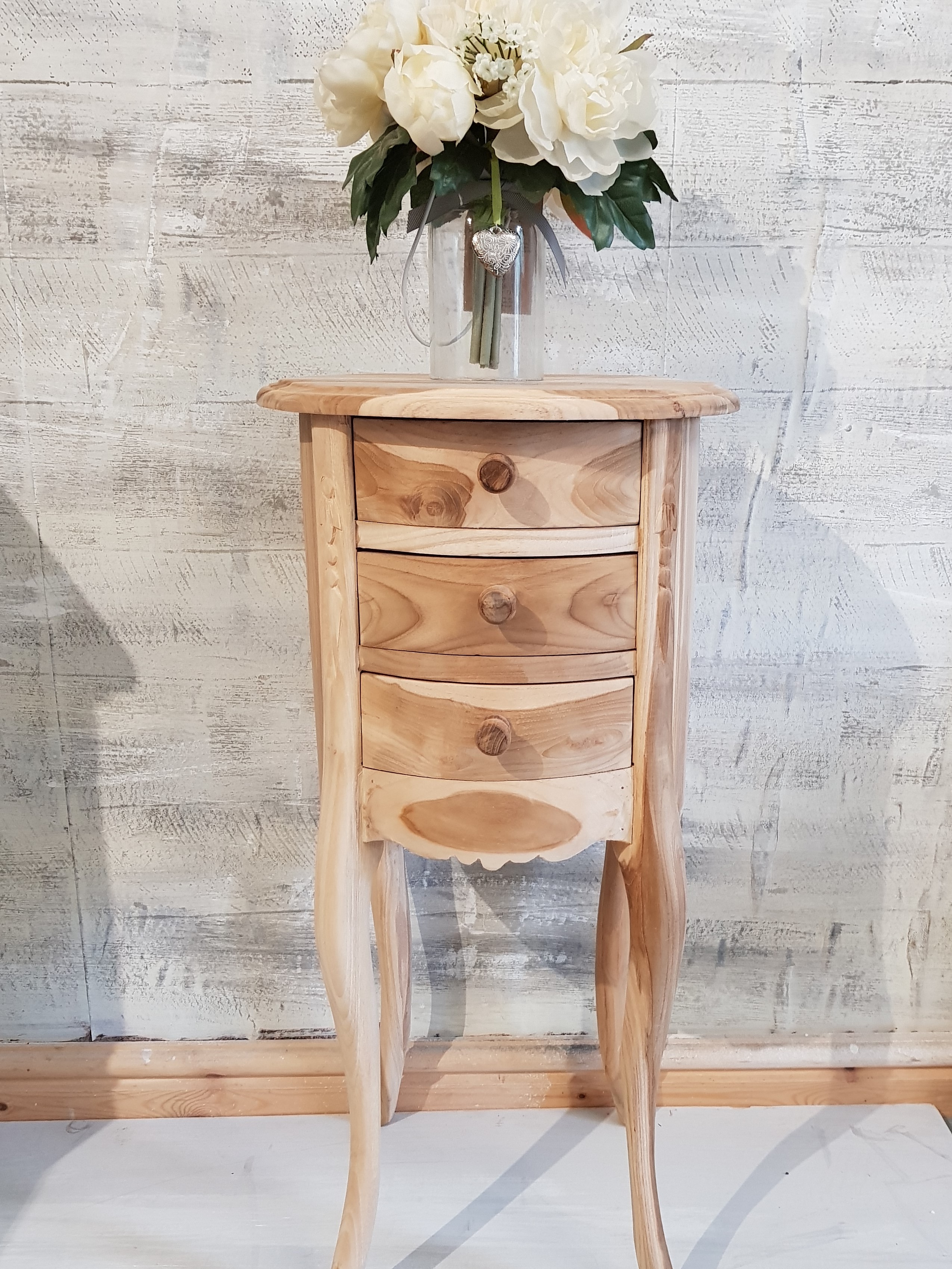 Small round sidetable with 3 drawers