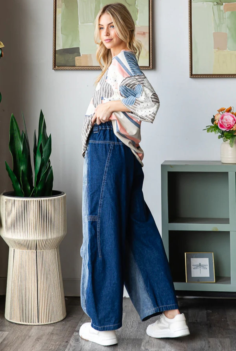 Thumbnail: Urban Fade Two-Tone Wide Leg Jeans 