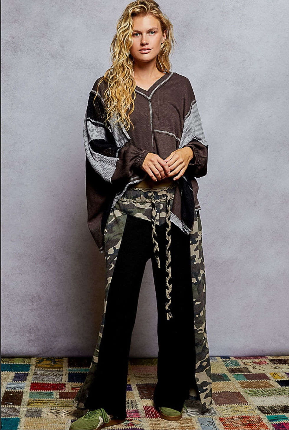 Thumbnail: High-Low Hem Contrast Stitching V-Neck Top