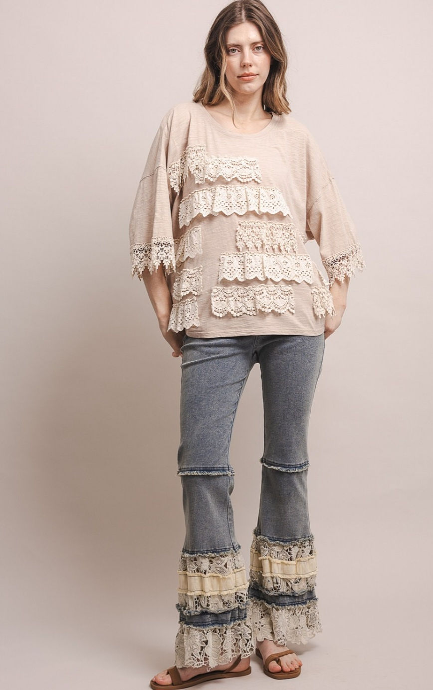 Thumbnail: Vintage Lace Harmony Top – Tan